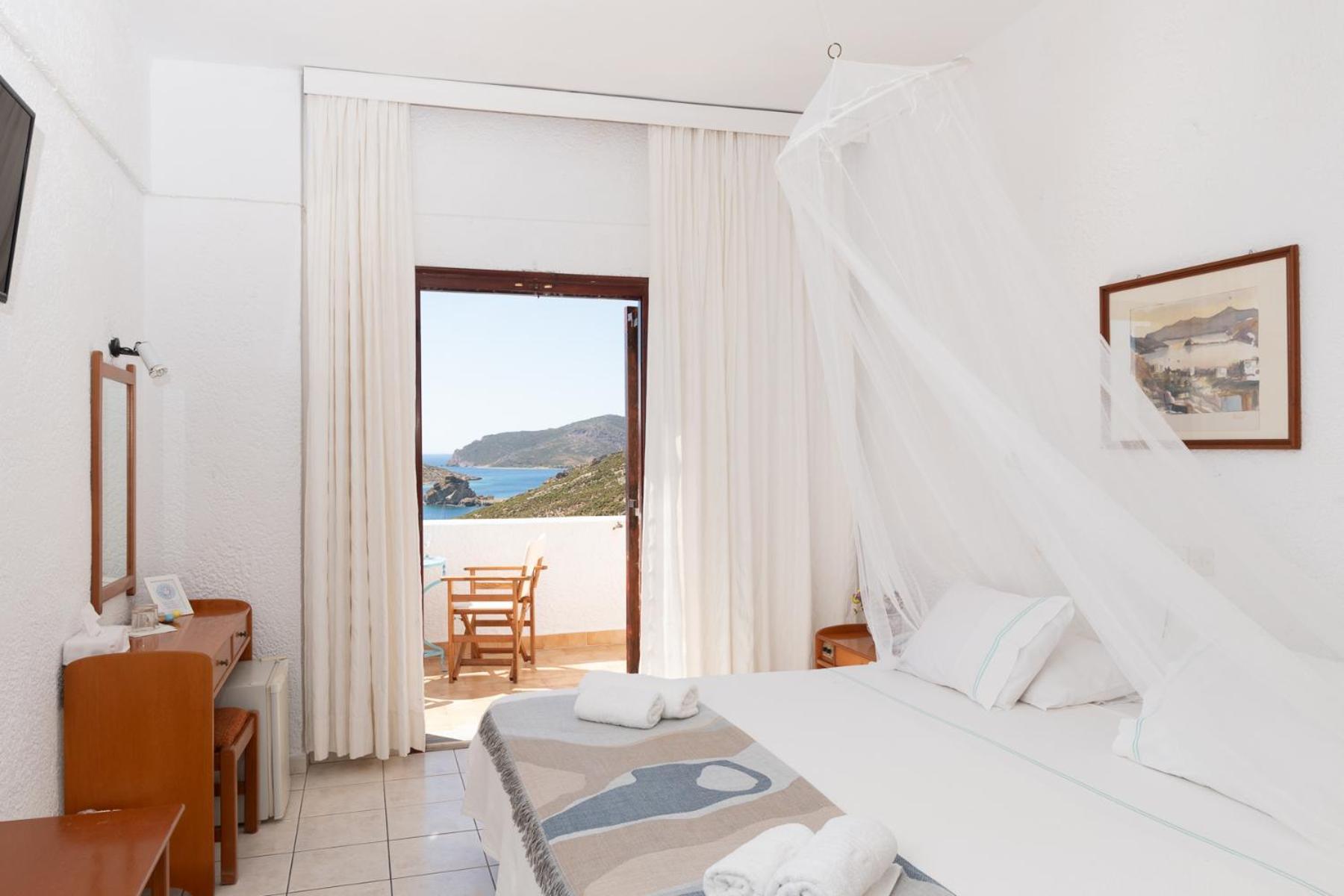 Golden Sun Hotel Patmos エクステリア 写真