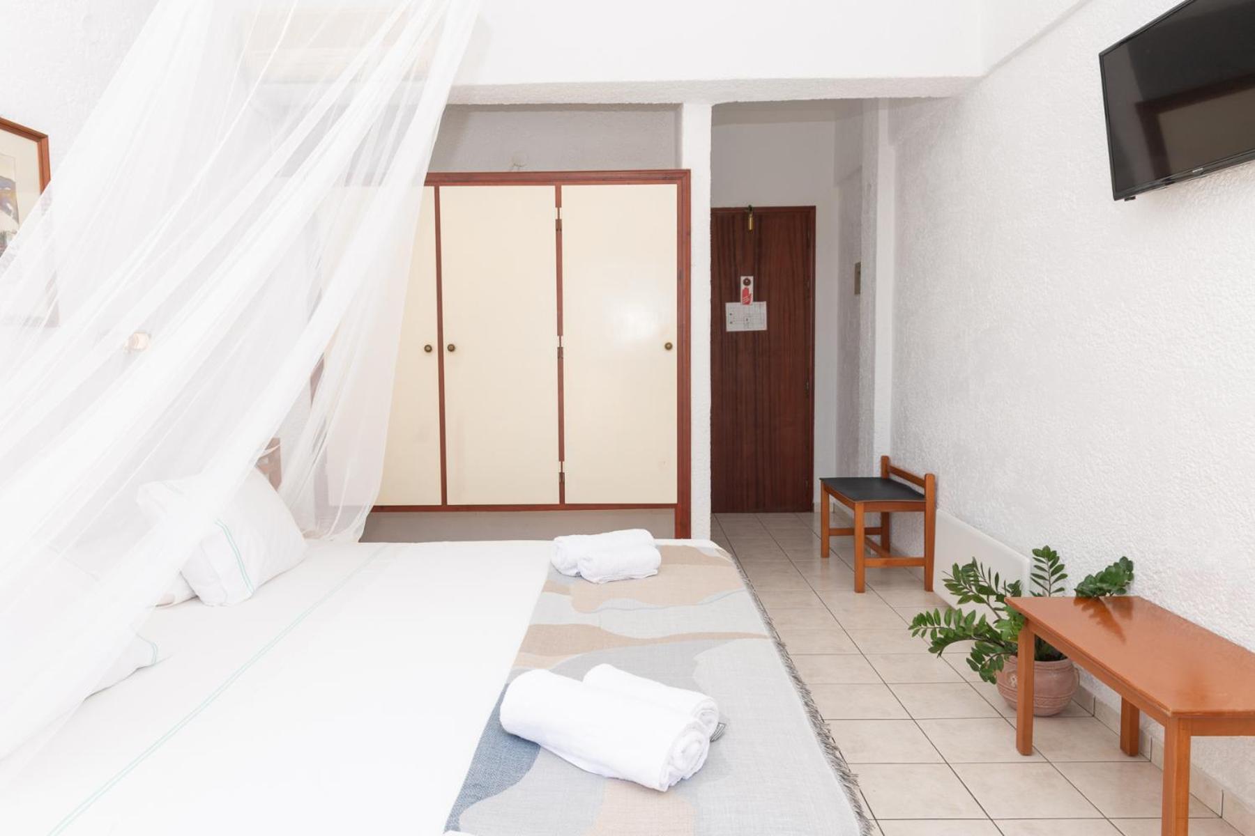 Golden Sun Hotel Patmos エクステリア 写真