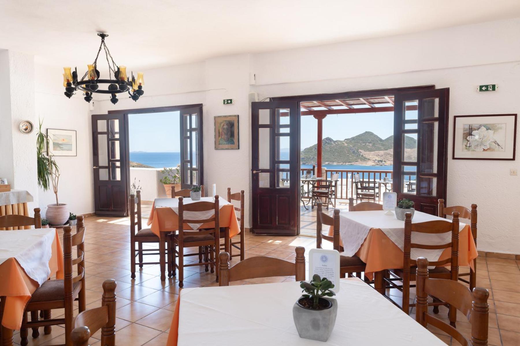 Golden Sun Hotel Patmos エクステリア 写真