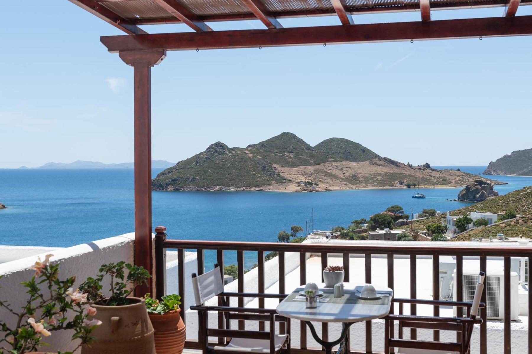 Golden Sun Hotel Patmos エクステリア 写真